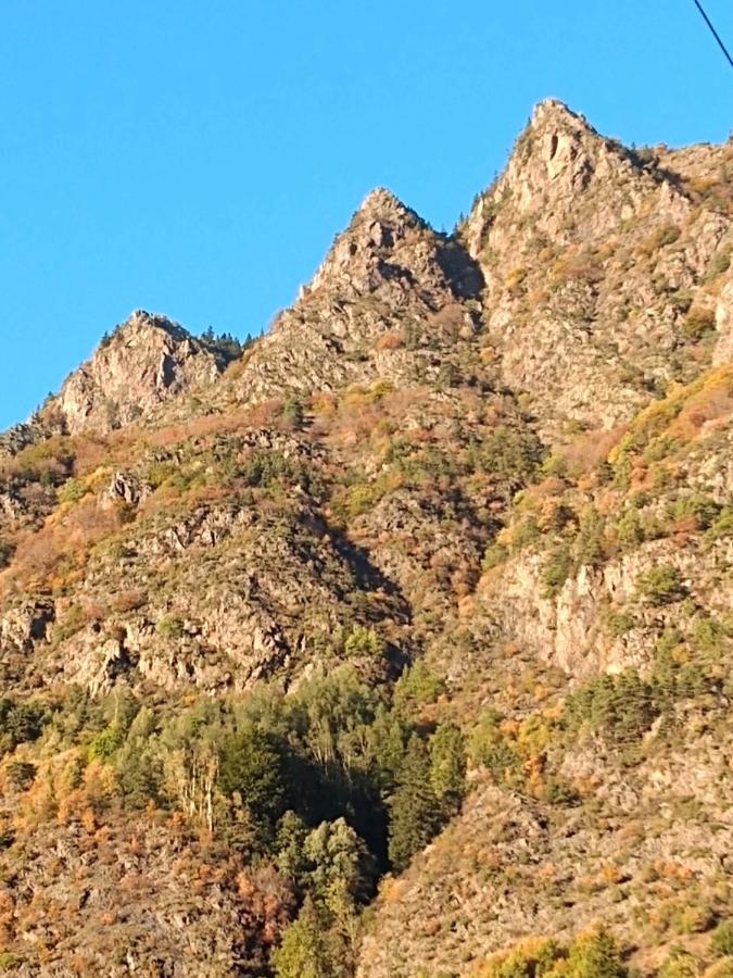 Chambre Ou Gite Dans Une Maison De Montagne - De Suzon A Zelie Entraigues  Exterior foto