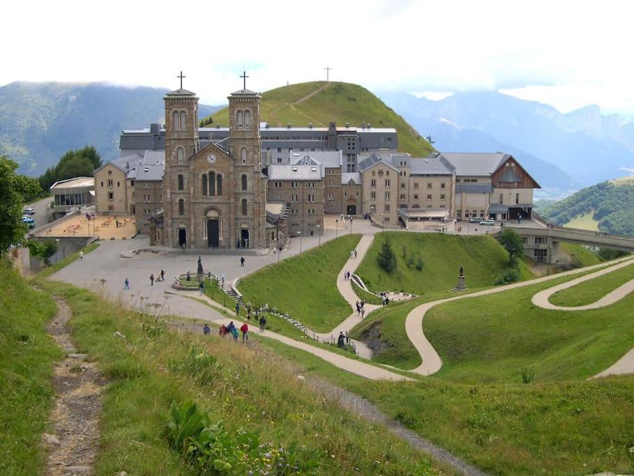 Chambre Ou Gite Dans Une Maison De Montagne - De Suzon A Zelie Entraigues  Exterior foto